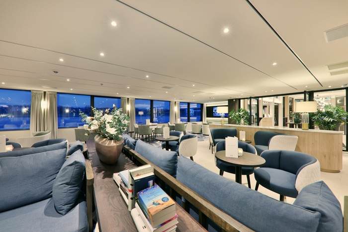 Viva Cruises Viva One - Bar & Lounge 6.jpg